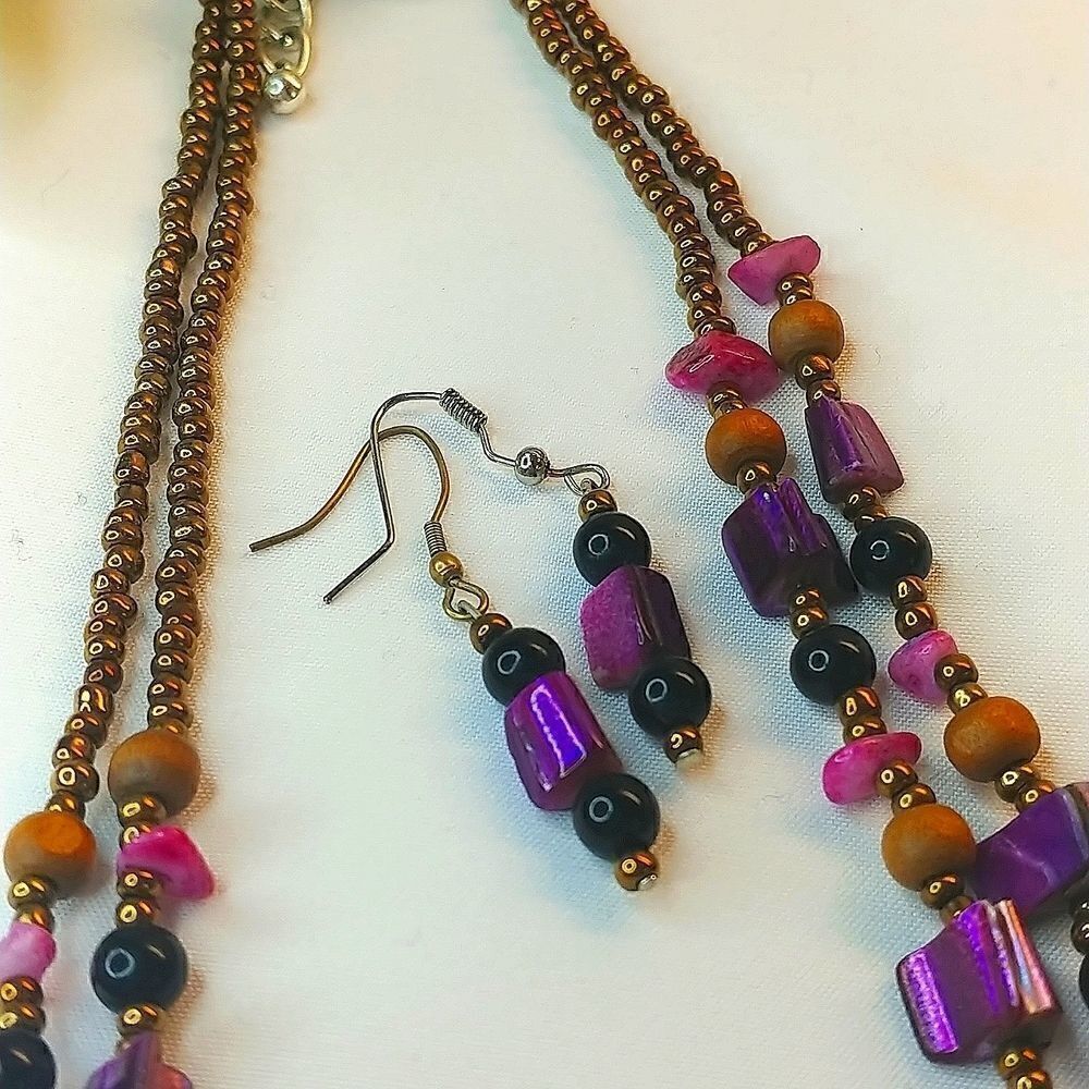 Handmade Beautiful necklace w/earring set. 28 inch. - Picture 3 of 5